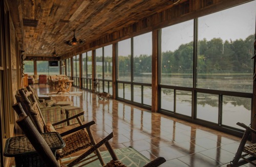 Edwards House | Amazing Lake House w/Master Suite! Private Party, Christmas, Family Reunions!