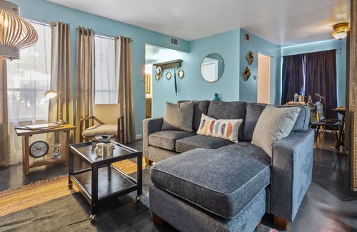 Knox - Henderson Apartment | Amazing Newly Renovated Apartment in the heart of Knox/Henderson