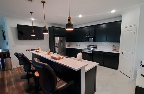 Como House | Amazing Spacious House in Ideal Location - Perfect for Large Groups!