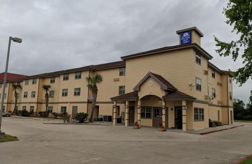 Winnie Hotel | Americas Best Value Inn & Suites-Winnie