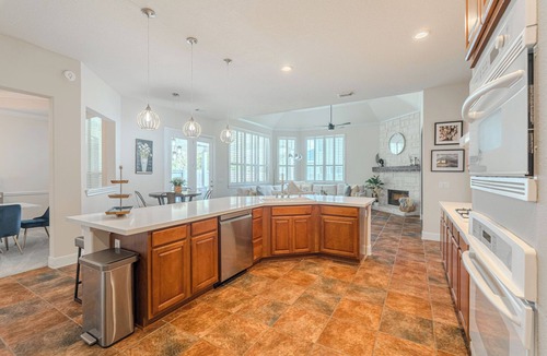 Spring House | AMPLE 4BR Family Retreat w Big Yard + Summer Kitchen