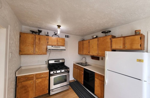 Junius Heights House | Antique apartment under 6 miles away from everything Dallas!