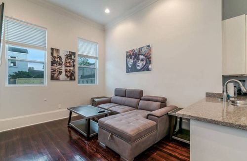 Faubourg Lafayette Condo | Apartment ∙ 2 bedrooms ∙ 4 guests