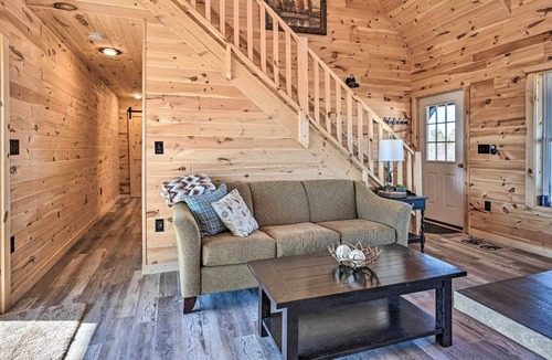 Applegate Cabin | Applegate Cabin w/ Deck ~ 2 Mi to Lake Huron!