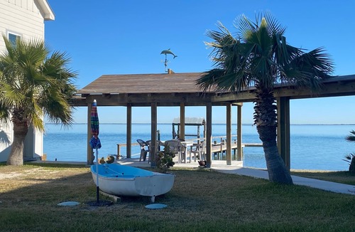 San Patricio County House | Aransas Channel Dock & Fishing Pier on Harbor Island