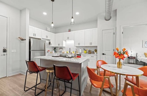 Dallas Design District Apartment | Art & Soul - 2BR 3Bed AAC&Market Hall