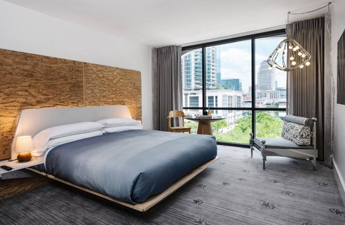 Congress Avenue Historic District Hotel | Austin Bliss, Breathtaking Views, Cozy Stay in Ideal Locale, Bring Your Pets!