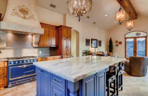 Leander Villa | Austin Guitar Pool | 87.5 FT Guitar Pool