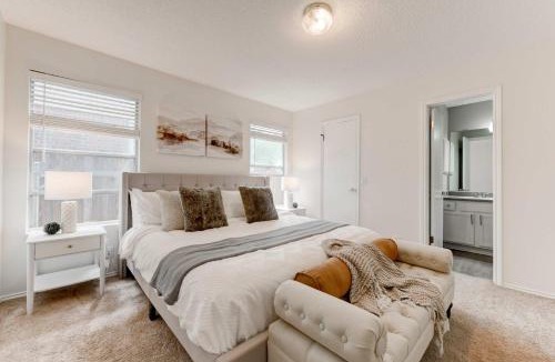 McNeil House | Austin Home Near Lakeline Mall & Pinballz Austin