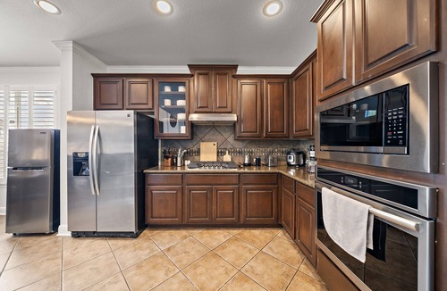 West Oak Hill House | Austin Retreat House | 6BR | Yoga Gym | BBQ Yard