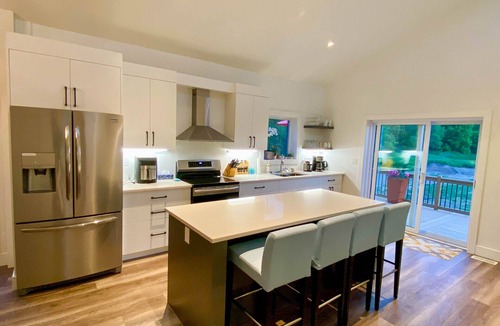 Port Albert Cottage | Autumn Nights by the Lake. *Hot Tub*