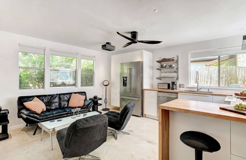 Lakeway Condo | Aviator's Suite in Lakeway