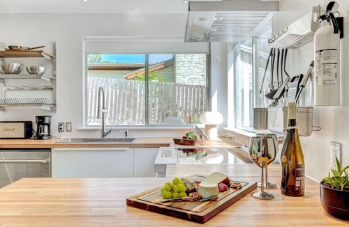 Lakeway Condo | Aviator's Suite in Lakeway