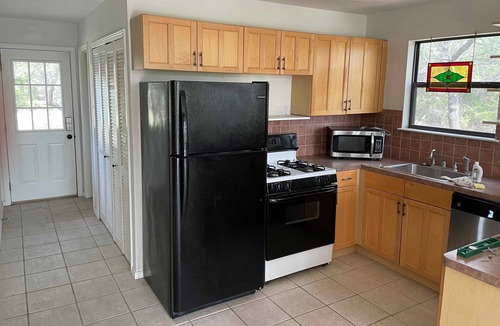 Lampasas House | Awesome 2 Bedroom Secluded Cottage with spectacular sunsets