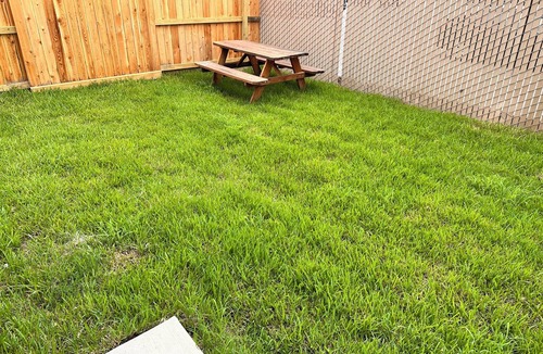 Spring Branch West House | Awesome Stay with Backyard in a New Duplex by City Center, Memorial I-10 & BW-8