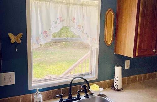 Centralia House | Back in the woods, fireplace and very peaceful property. Simple and nostalgic.