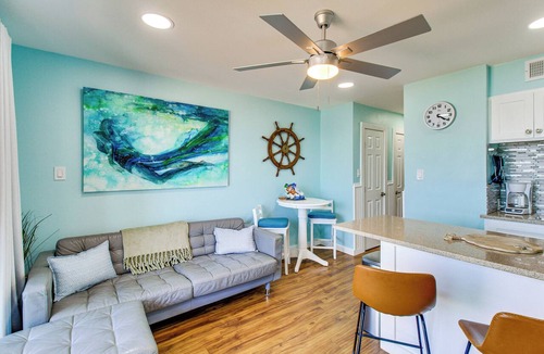 North Beach Condo | Balcony w/Ocean View! North Beach 2nd-Floor Condo
