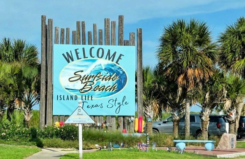 Surfside Beach House | Banana Cabana - Gulf Views and Good Vibes