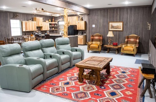 Brandon House | Barndominium located just 20 minutes from the heart of downtown Waxahachie,TX.