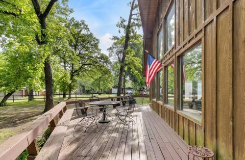 Eufaula House | Barrel Cabin at Sandy Bass Bay