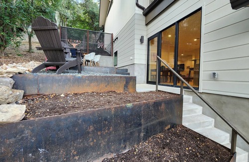 Barton Heights Apartment | Barton Springs Hideaway. On the Park at Barton Springs Pool, mins to Downtown