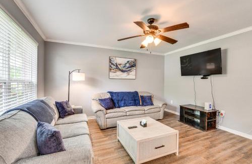 Broadmoor House | Baton Rouge Home w/Yard ~ 14 Mi to Downtown!