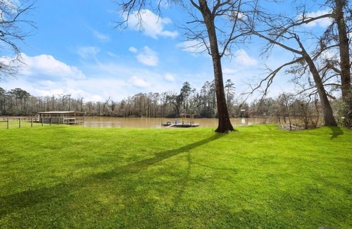 Denham Springs House | Baton Rouge River Home Getaway