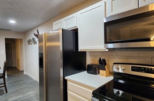 Orange House | Bay House 4 bedroom 3 full bath