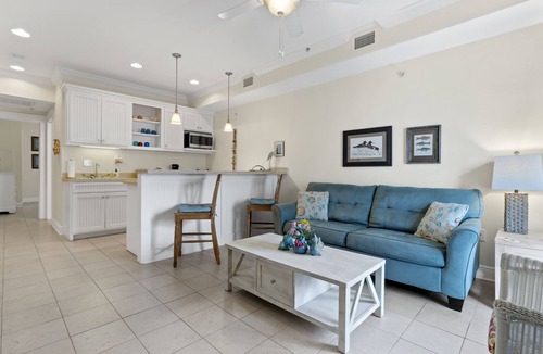 Old Town Hotel | Bay Town Inn