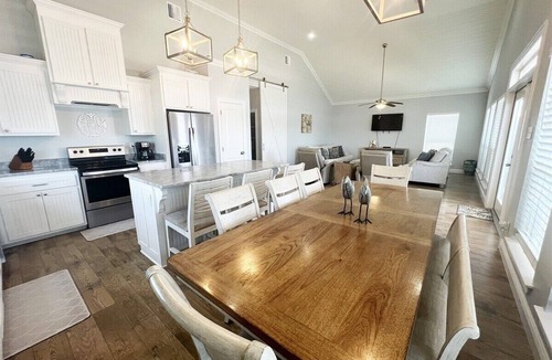 Golden Meadow House | Bay Views at The Anchor Holds - formally Overboard