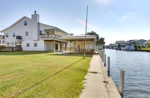 Barataria House | Bayou Bliss: Barataria Waterfront Getaway w/Dock!