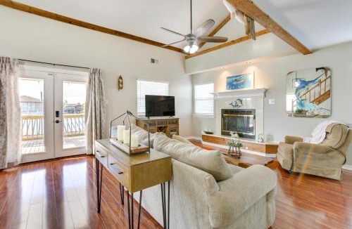 Barataria House | Bayou Bliss: Barataria Waterfront Getaway w/Dock!