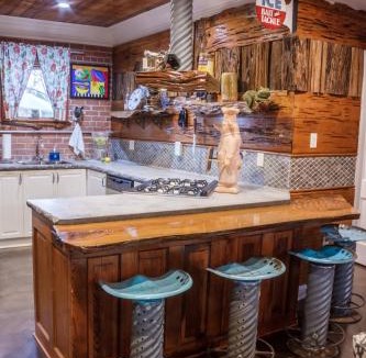 New Iberia Ski Chalet | Bayou Chateau