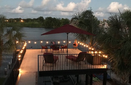 Barataria House | Bayou Life Lodging, Charter Fishing, Ecotourism. Only 25 miles to French Quarter
