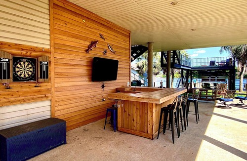 Barataria House | Bayou Life Lodging, Charter Fishing, Ecotourism. Only 25 miles to French Quarter