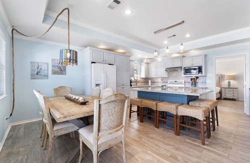 Port Bolivar House | Beach Access, Lux, 6-Person Hot Tub, Pets, Decks, Screened Patio & Games