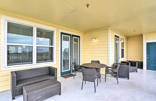Red Fish Cove Condo | Beach Days & Resort-Style Fun! Galveston Retreat