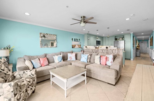 Port Aransas Condo | Beach Haven with Pool & Beach Boardwalk