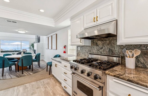 Capistrano Beach House | Beachfront deck & BBQ - Central AC! | STR25-0022