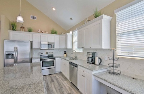 Port Bolivar House | Beachfront Getaway! Great for bird watching! Perfect water view!
