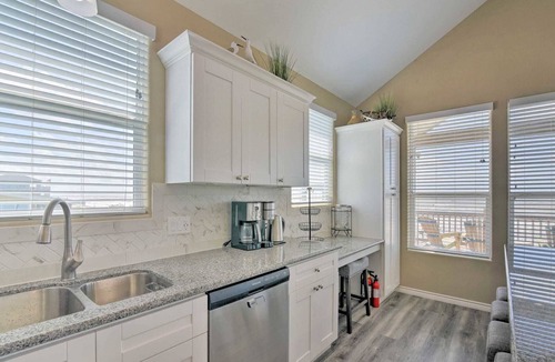 Port Bolivar House | Beachfront Getaway! Great for bird watching! Perfect water view!