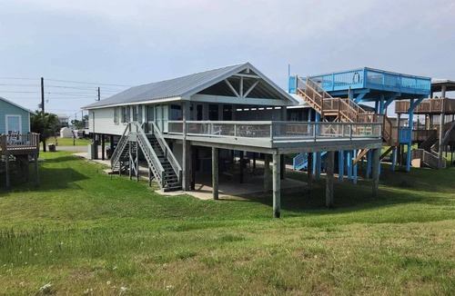 Grand Isle House | Beachfront Grand Isle Where Porch Meets Gulf | Sleeps 8