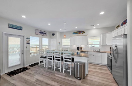 Port Bolivar House | Beachfront, Heated Pool, Hot Tub, Lift, Putt Putt, Pet Friendly, Sleeps 24
