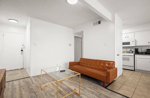 West Campus Apartment | Beautiful 1-bedroom apartment with AC in cool Austin