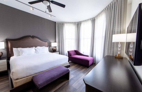 French Quarter Resort | Beautiful 1 Bedroom Signature In NOLA Walking Distance to Bourbon Street