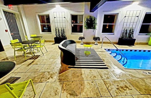French Quarter Resort | Beautiful 1 Bedroom Signature In NOLA Walking Distance to Bourbon Street