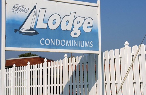 Bridgeport Apartment | Beautiful 1 bedroom unit at resort, sleeps 4
