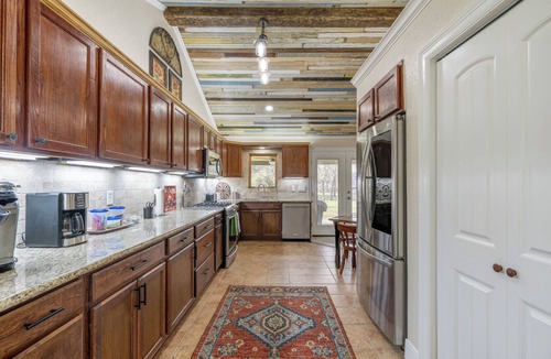 Brazoria House | Beautiful 2-bedroom/3 full baths on the tranquil San Bernard River in Brazoria