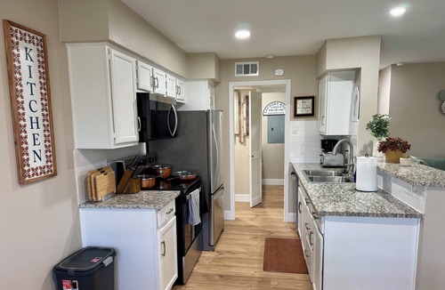 Garland Condo | Beautiful, 2-bedroom condo, walking distance from lake Ray Hubbard.
