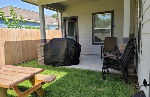 Texas City House | Beautiful 3 Bed 2.5 bath home with long drive way